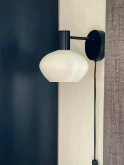 Sisustusvalaisimet*Aneta Lighting Bell seinävalaisin musta/valkoinen