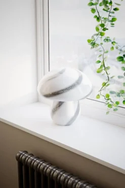 By Rydu00e9ns Sisustusvalaisimet*By Rydéns pöytävalaisin Mira Mushroom valkoinen / musta