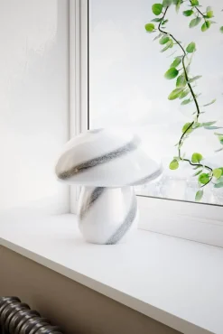 By Rydu00e9ns Sisustusvalaisimet*By Rydéns pöytävalaisin Mira Mushroom valkoinen / musta