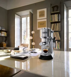 DeLonghi Kahvi Ja Kuumat Juomat*espressokeitin Dedica teräs