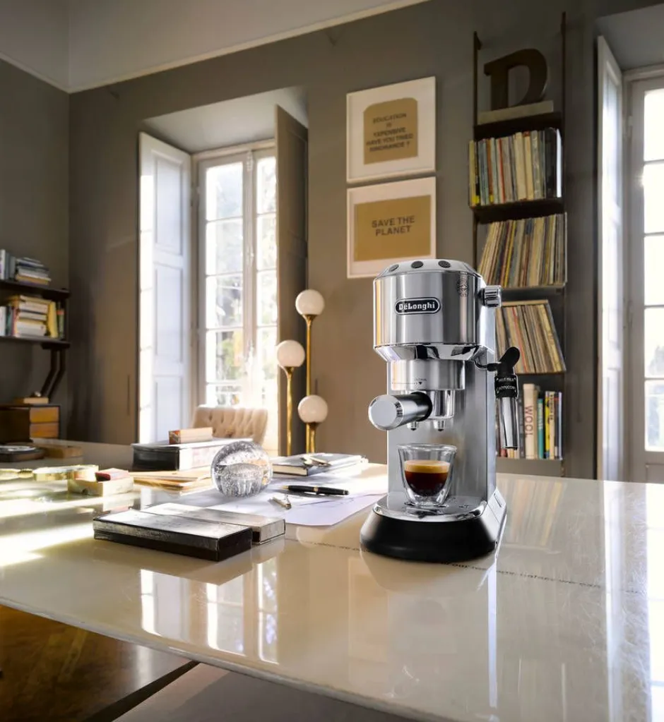 DeLonghi Kahvi Ja Kuumat Juomat*espressokeitin Dedica teräs