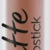 Essence Meikit*nestemäinen huulipuna Matte Liquid Lipstick 01
