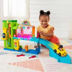 Fisher-Price Nuket Ja Kotileikki*huoltoasema Little People