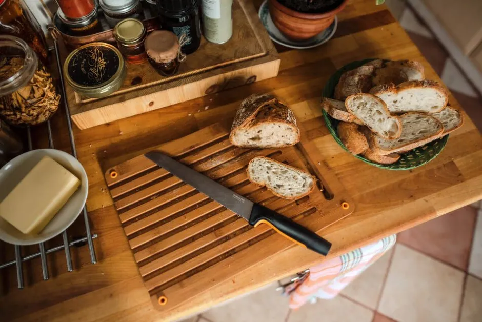 Fiskars Veitset Ja Leikkuulaudat*Functional Form leipäveitsi 21 cm