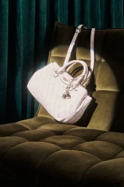 Guess Laukut Ja Kassit*laukku Rwg Katya Girlfriend Satchel Rwg Rose Water logo