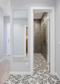Mirrors and More Kellot Ja Peilit*peili Vanessa 50 x 150 cm hopea