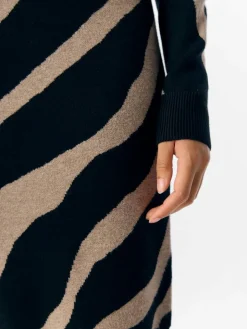 Object Vapaa-Ajan Mekot*neulemekko Objray Black Desert Taupe Black desert taupe tiger graphic