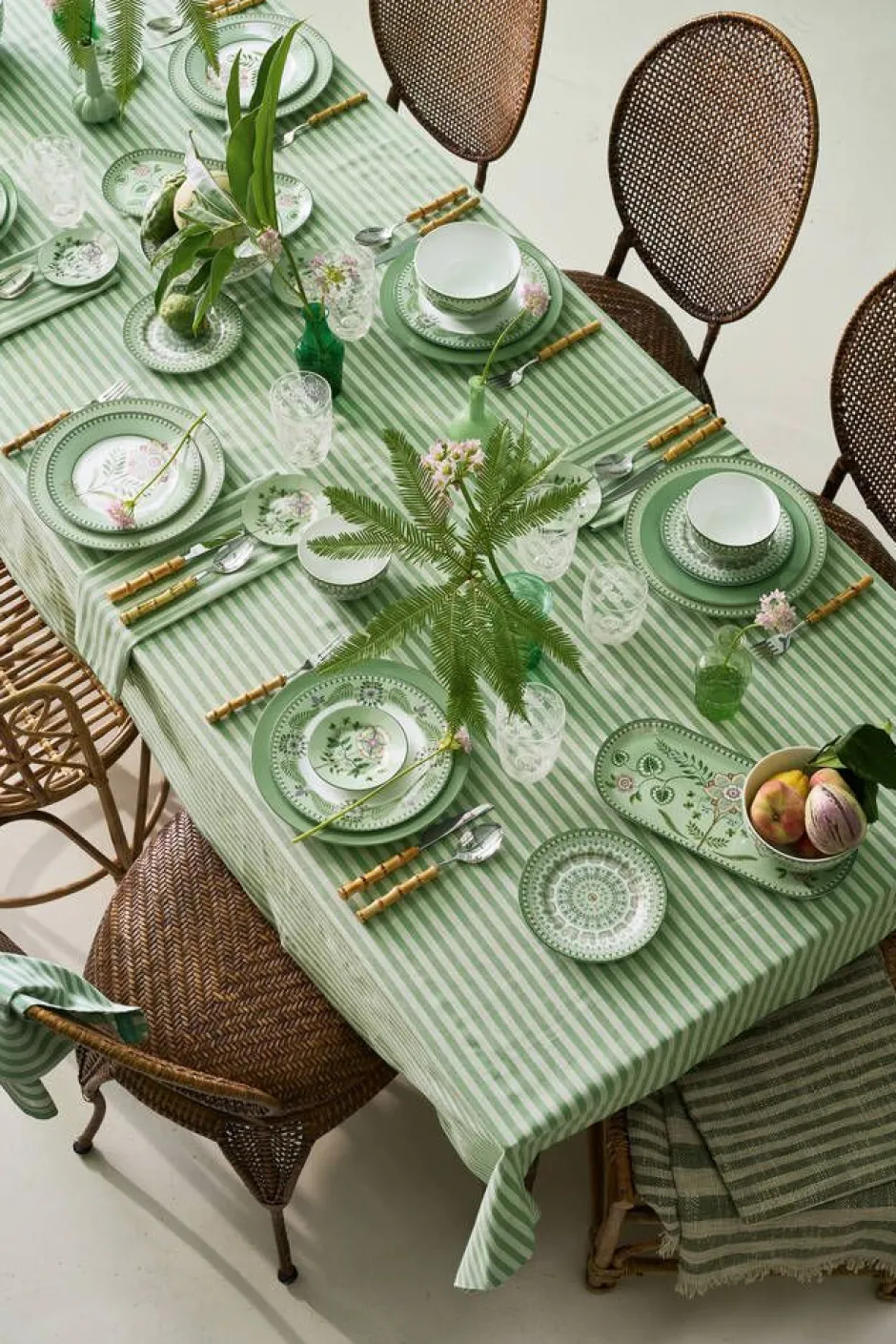 Pip Studio Keittiötekstiilit*pöytäliina Stripes 160x250 cm Light Green