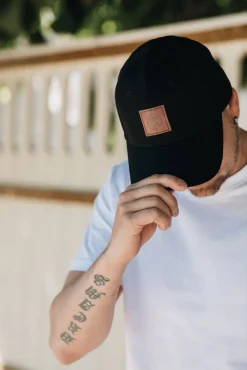 Salon lakkitehdas Hatut, Huivit Ja Käsineet*lippis Baseball Cap Curve Fitted MUSTA