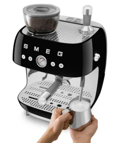 Smeg Kahvi Ja Kuumat Juomat*espressokeitin myllyllä EGF03BLEU musta