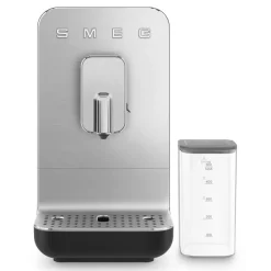 Smeg Kahvi Ja Kuumat Juomat*kahviautomaatti maitokannulla BCC13BLMEU, musta