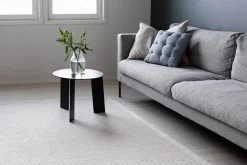 VM-Carpet Keskilattiamatot*Lyyra 52 valkoinen 133*200 cm, kantti 1
