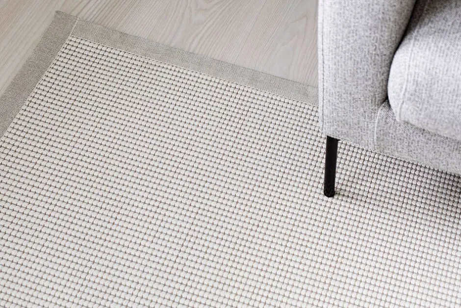 VM-Carpet Keskilattiamatot*Lyyra 52 valkoinen 133*200 cm, kantti 1